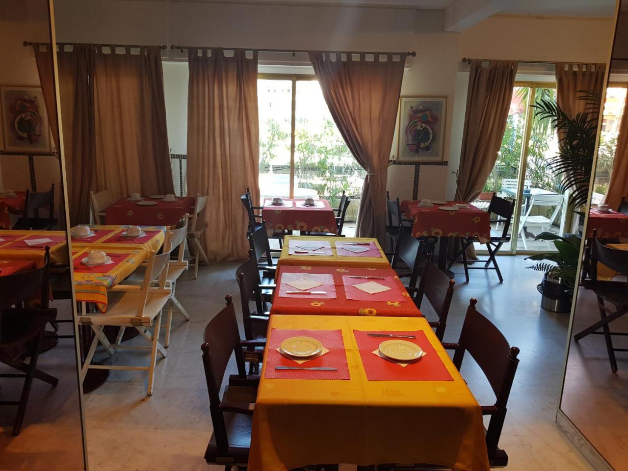 Hotel La Cle Du Sud Ле Кане Екстериор снимка